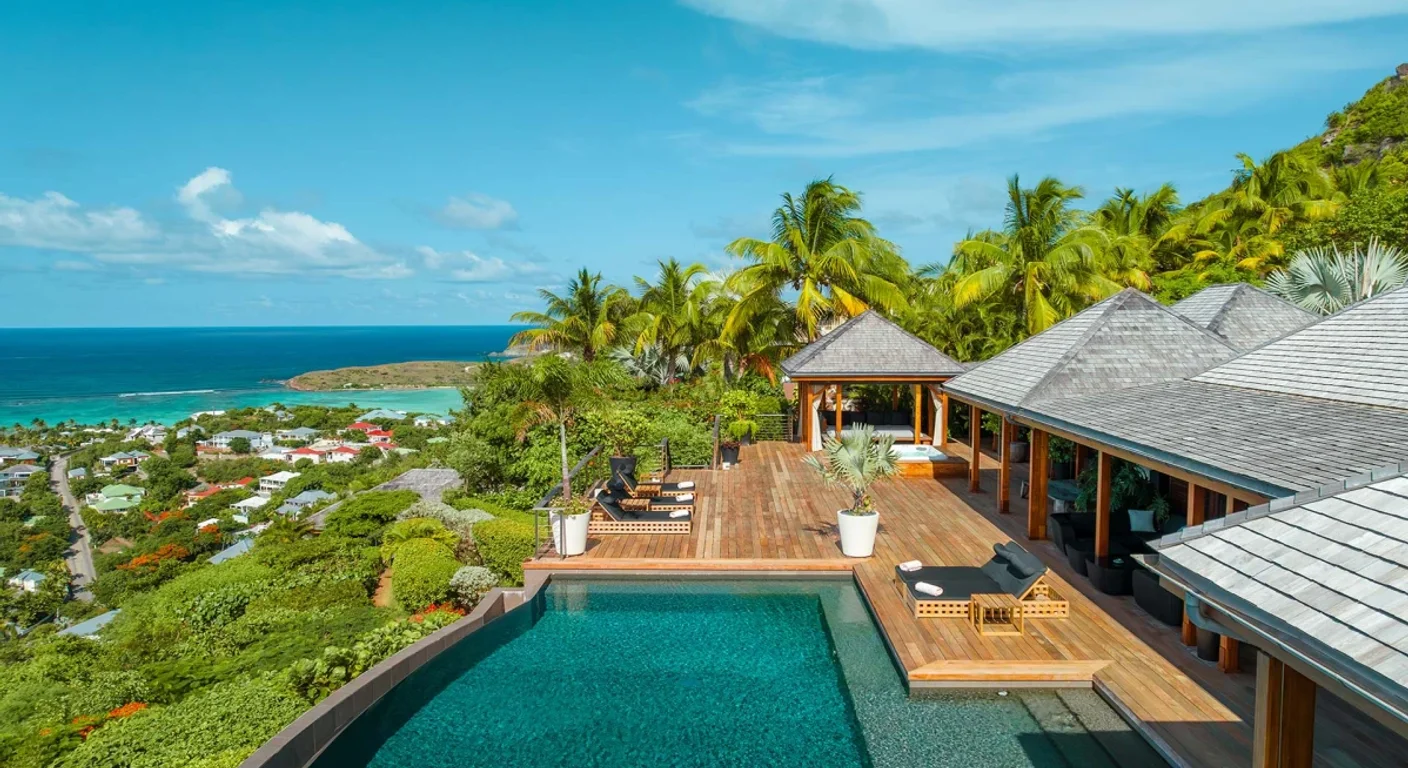 St. Barts luxury villa with ocean view and infinity pool